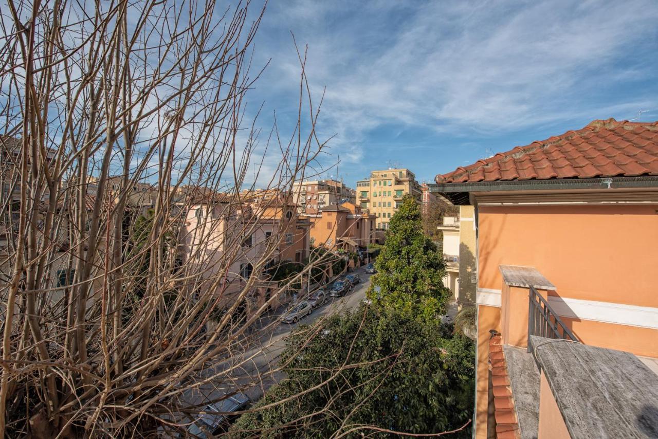 Couette-café A Vinicius Et Mita Rome